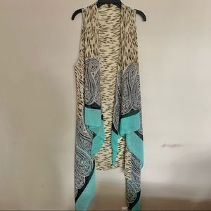 Women’s boutique vest shawl